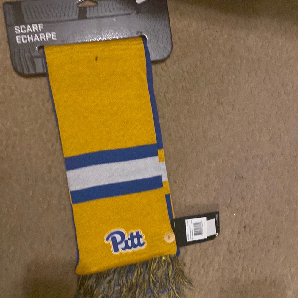 NWT Womens Nike Pitt panthers Scarf